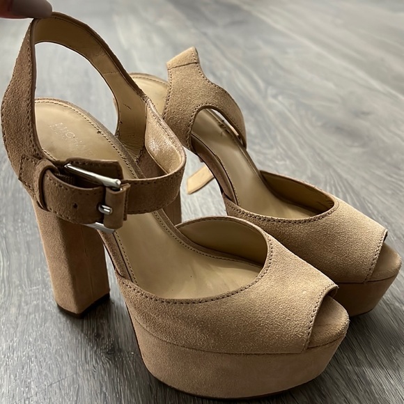Beige Heels - Picture 1 of 1